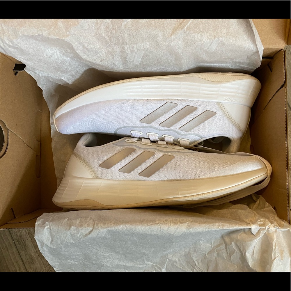 Adidas QT Racer Sneaker Size 7.5